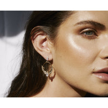 Load image into Gallery viewer, Scarlette Earring
